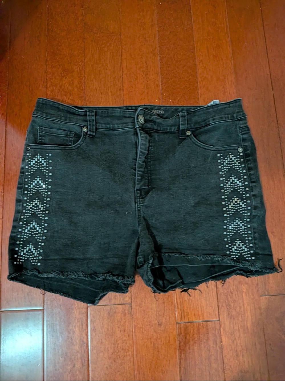 Melissa McCarthy Seven7 Black Studded Denim Shorts Size 20W